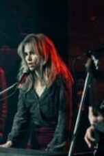 Nonton Film Daisy Jones & the Six Season 1 Episode 2 Terbaru