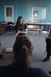 Nonton Film The Program: Cons, Cults and Kidnapping Season 1 Episode 2 Terbaru